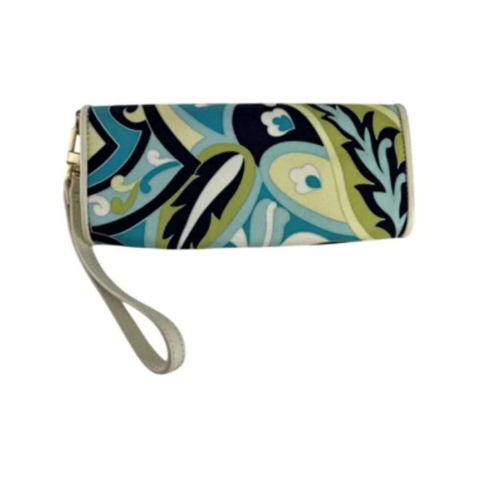 Ann Taylor capture attention